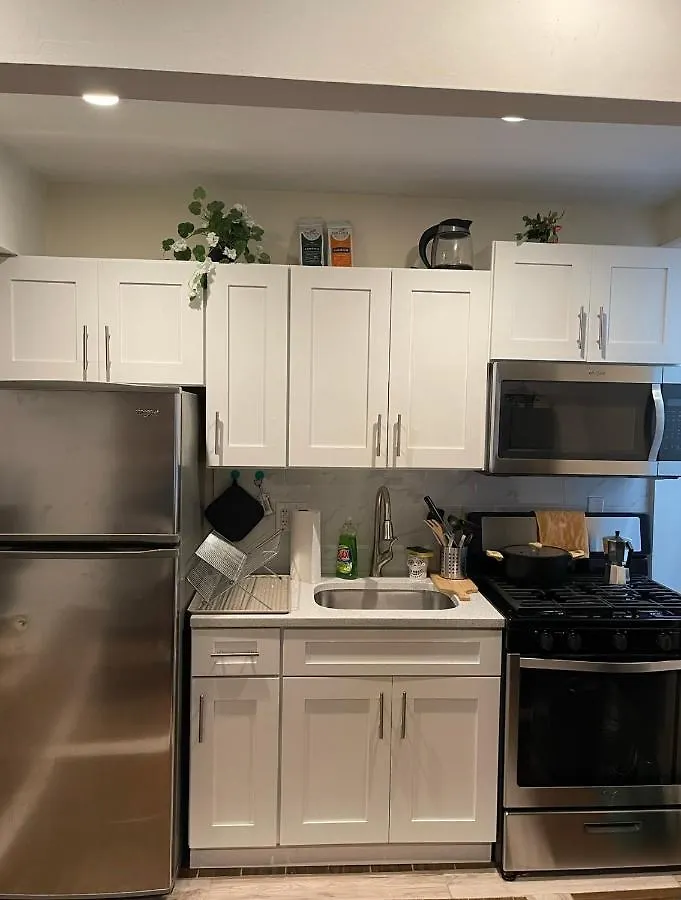 2 Bedrooms Apartament 1 Block From Manhattan New York